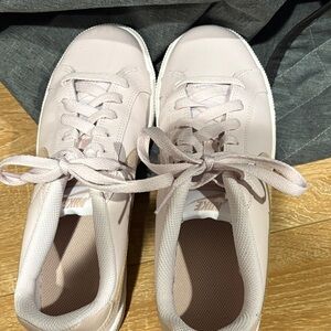 Nike Women's Light Pink Sneakers